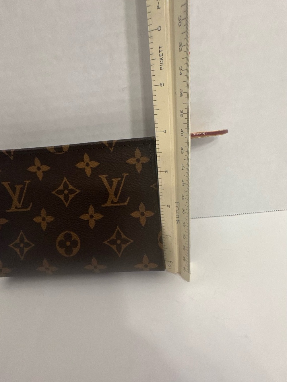 Louis Vuitton Monogram cosmetics bag - Picture 12 of 12
